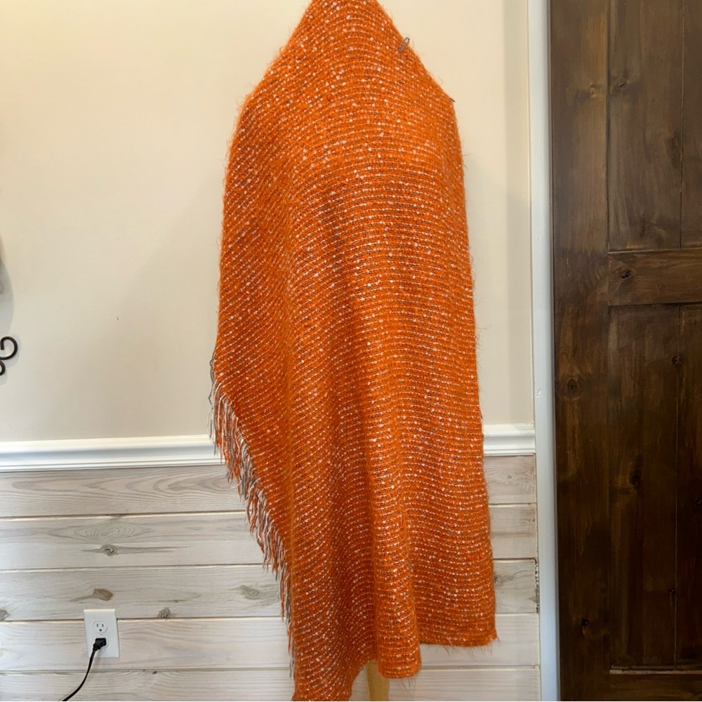 E769 Cynthia Rowley Vibrant Orange Throw Blanket